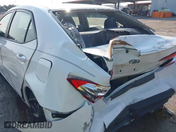 ✅ 2018 Toyota Corolla SE • VIN: 5YFBURHE4JP784756 • Lot: 43242584. Listed on IAAI with 146,571 mi. Free auction sales archive from the USA and detailed vehicle history report at DreamBid. Image 6.