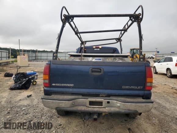 ✅ 2002 Chevrolet Silverado 2500HD LS • VIN: 1GCHK29UX2E235722 • Lot: 69709185. Wystawiony na Copart z przebiegiem 221 193 mil. Bezpłatny archiwum sprzedaży aukcyjnych z USA i szczegółowy raport historii pojazdu na DreamBid. Zdjęcie 6.