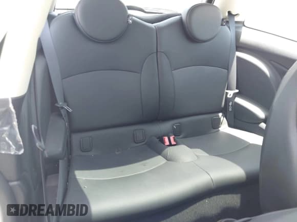 ✅ 2011 MINI Hardtop • VIN: WMWSU3C57BT093085 • Lot: 42492893. Listed on IAAI with 119,576 mi. Free auction sales archive from the USA and detailed vehicle history report at DreamBid. Image 8.