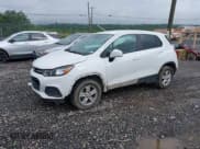 ✅ 2022 Chevrolet Trax LS • VIN: KL7CJNSM2NB513931 • Lot: 42493371. Listed on IAAI with 42,498 mi. Free auction sales archive from the USA and detailed vehicle history report at DreamBid. Image 2.