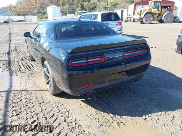 ✅ 2018 Dodge Challenger R/T Plus Shaker • VIN: 2C3CDZBT8JH220064 • Лот: 43593495. Опубликован ранее на IAAI с пробегом 46 708 миль. Бесплатный доступ к архиву аукционных продаж из США и подробный отчёт об истории автомобиля на DreamBid. Изображение 3.
