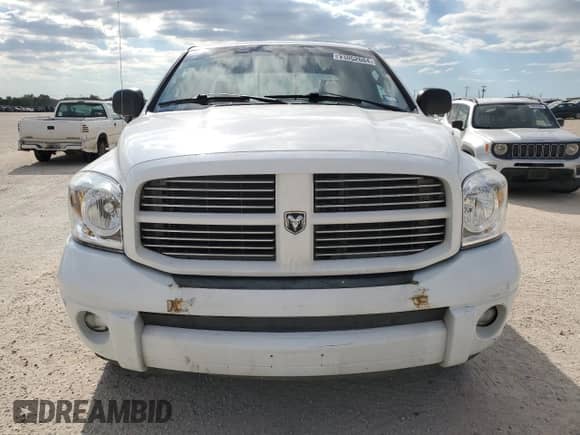 2008 Dodge 1500 SLT z VIN 1D7HA182X8J219586, wystawiony jako Copart lot #71062684 z przebiegiem 209 854 mil mil oraz Czysty tytuł • Clean title. Historia ofert i sprzedaży dostępna na DreamBid. Obrazek 5.