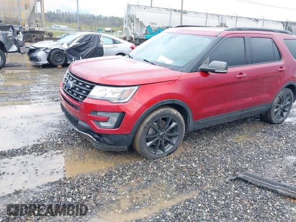 ✅ 2017 Ford Explorer XLT • VIN: 1FM5K7D81HGE18994 • Lot: 42019105. Listed on IAAI with 100,279 mi. Free auction sales archive from the USA and detailed vehicle history report at DreamBid. Image 2.