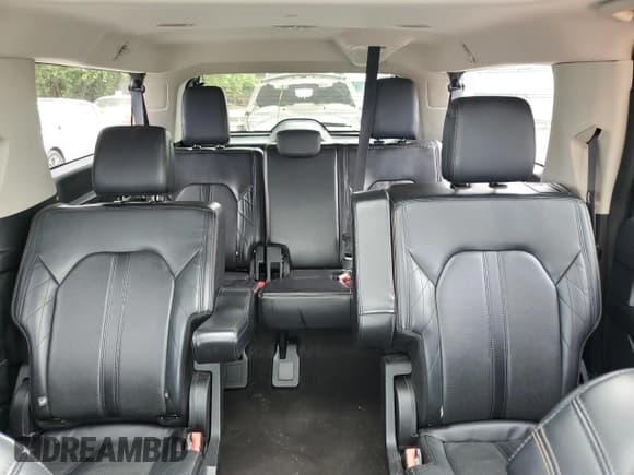 ✅ 2019 Ford Expedition Max Platinum • VIN: 1FMJK1MT6KEA31070 • Lot: 62601175. Wystawiony na Copart z przebiegiem 73 221 mil. Bezpłatny archiwum sprzedaży aukcyjnych z USA i szczegółowy raport historii pojazdu na DreamBid. Zdjęcie 10.