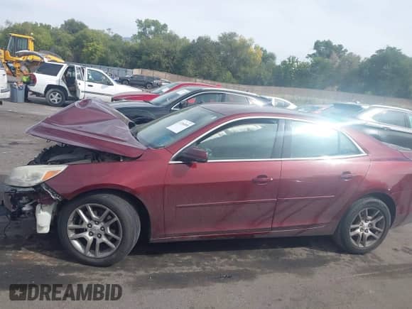 2015 Chevrolet Malibu LT z VIN 1G11C5SL6FF281154, wystawiony jako IAAI lot #43266898 z przebiegiem 164 798 mil mil oraz . Historia ofert i sprzedaży dostępna na DreamBid. Obrazek 15.