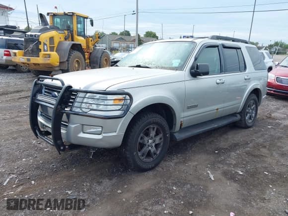 ✅ 2007 Ford Explorer XLT • VIN: 1FMEU73EX7UB85991 • Лот: 43294850. Опубликован ранее на IAAI с пробегом 244 234 миль. Бесплатный доступ к архиву аукционных продаж из США и подробный отчёт об истории автомобиля на DreamBid. Изображение 2.