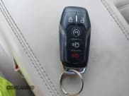 ✅ 2015 Lincoln MKC • VIN: 5LMTJ2AH8FUJ13196 • Лот: 42789056. Опубликован ранее на IAAI с пробегом 125 234 миль. Бесплатный доступ к архиву аукционных продаж из США и подробный отчёт об истории автомобиля на DreamBid. Изображение 11.