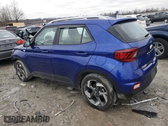 ✅ 2022 Hyundai Venue Limited • VIN: KMHRC8A3XNU186146 • Lot: 87003544. Listed on Copart with 39,317 mi. Free auction sales archive from the USA and detailed vehicle history report at DreamBid. Image 2.