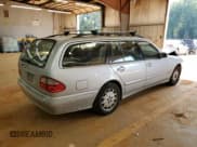 ✅ 2002 Mercedes-Benz E 320 • VIN: WDBJH65J92B422100 • Lot: 81748135. Wystawiony na Copart z przebiegiem 260 588 mil. Bezpłatny archiwum sprzedaży aukcyjnych z USA i szczegółowy raport historii pojazdu na DreamBid. Zdjęcie 3.