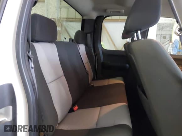 ✅ 2009 Chevrolet Silverado 1500 LS • VIN: 1GCEK19C19Z210232 • Lot: 41854596. Listed on IAAI with 136,583 mi. Free auction sales archive from the USA and detailed vehicle history report at DreamBid. Image 8.