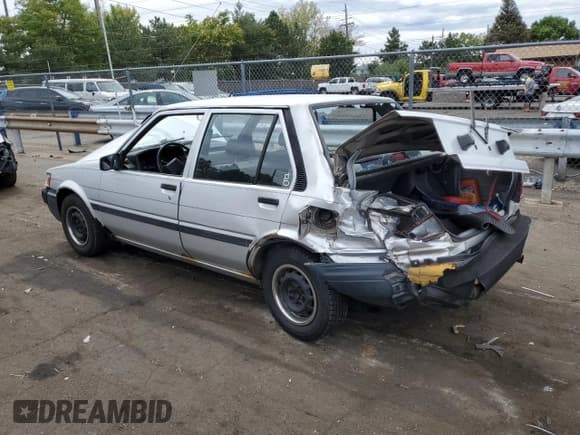 ✅ 1986 Toyota Corolla • VIN: JT2AE82E7G3353012 • Lot: 68646544. Wystawiony na Copart z przebiegiem 176 256 mil. Bezpłatny archiwum sprzedaży aukcyjnych z USA i szczegółowy raport historii pojazdu na DreamBid. Zdjęcie 2.