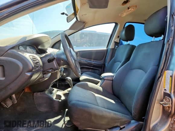 2005 Dodge Neon SXT z VIN 1B3ES56C45D254357, wystawiony jako Copart lot #59498105 z przebiegiem 98 802 mil mil oraz Szkoda całkowita • Salvage title. Historia ofert i sprzedaży dostępna na DreamBid. Obrazek 7.