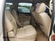 ✅ 2008 Chevrolet Suburban 2LT • VIN: 1GNFK16328R193634 • Lot: 68741644. Wystawiony na Copart z przebiegiem 265 320 mil. Bezpłatny archiwum sprzedaży aukcyjnych z USA i szczegółowy raport historii pojazdu na DreamBid. Zdjęcie 11.