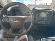 ✅ 2019 Chevrolet Silverado 1500 Work Truck • VIN: 2GCVKNECXK1169773 • Lot: 81573614. Wystawiony na Copart z przebiegiem 127 380 mil. Bezpłatny archiwum sprzedaży aukcyjnych z USA i szczegółowy raport historii pojazdu na DreamBid. Zdjęcie 9.