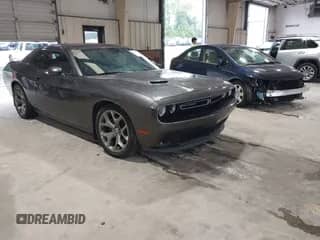 2017 Dodge Challenger SXT Plus z VIN 2C3CDZAG5HH535967, wystawiony jako IAAI lot #42933325 z przebiegiem 165 260 mil mil oraz . Historia ofert i sprzedaży dostępna na DreamBid. Obrazek 1.