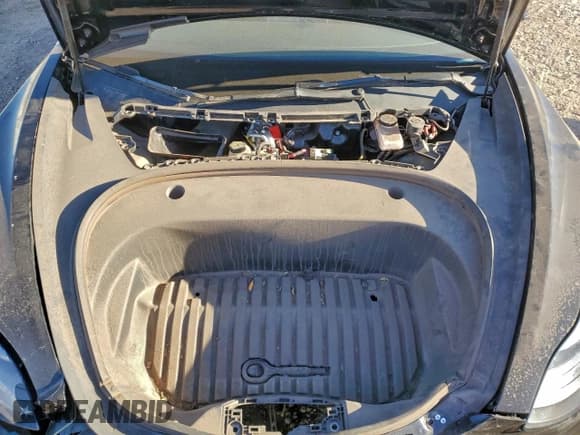 ✅ 2022 Tesla Model 3 • VIN: 5YJ3E1EA9NF323218 • Лот: 93991255. Опубликован ранее на Copart с пробегом 1 988 миль. Бесплатный доступ к архиву аукционных продаж из США и подробный отчёт об истории автомобиля на DreamBid. Изображение 12.