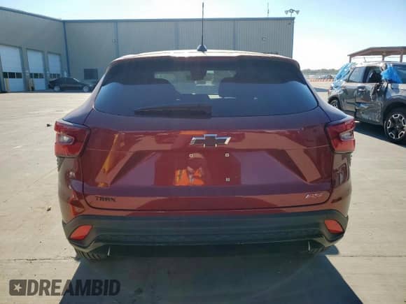 2025 Chevrolet Trax 1RS с VIN KL77LGEP6SC157793, выставлен на аукционе Copart как лот 82353625 с пробегом 12 024 миль миль и Списание • Salvage title. История ставок и продаж доступна на DreamBid. Изображение 6.