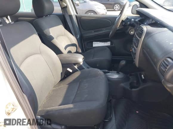 2004 Dodge Neon SXT z VIN 1B3ES56C44D574762, wystawiony jako IAAI lot #42724046 z przebiegiem Nie podano mil oraz . Historia ofert i sprzedaży dostępna na DreamBid. Obrazek 5.