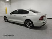 ✅ 2019 Volvo S60 Momentum • VIN: 7JR102FK3KG002524 • Лот: 80511285. Опубликован ранее на Copart с пробегом 84 051 миль. Бесплатный доступ к архиву аукционных продаж из США и подробный отчёт об истории автомобиля на DreamBid. Изображение 2.