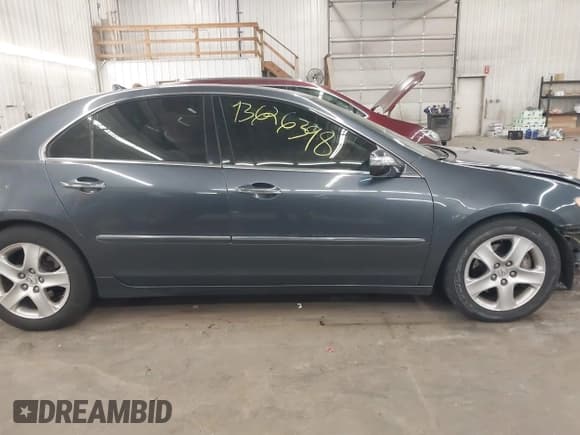✅ 2006 Acura RL • VIN: JH4KB16576C006007 • Lot: 43626398. Wystawiony na IAAI z przebiegiem 147 686 mil. Bezpłatny archiwum sprzedaży aukcyjnych z USA i szczegółowy raport historii pojazdu na DreamBid. Zdjęcie 14.