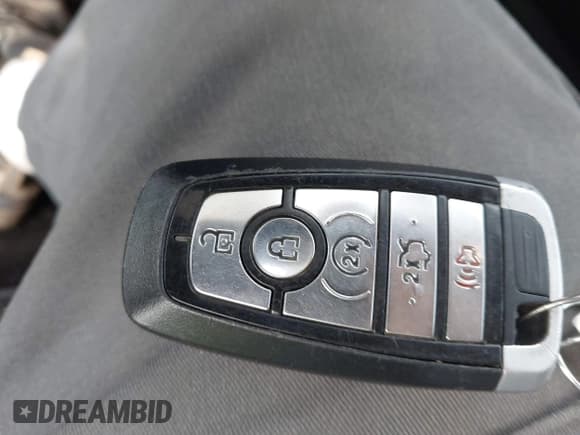 ✅ 2018 Ford Fusion Titanium • VIN: 3FA6P0D96JR188514 • Lot: 43390135. Listed on IAAI with 115,058 mi. Free auction sales archive from the USA and detailed vehicle history report at DreamBid. Image 11.