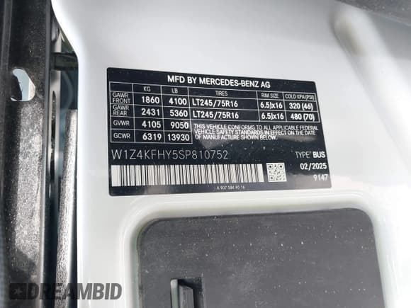✅ 2025 Mercedes-Benz Sprinter Passenger • VIN: W1Z4KFHY5SP810752 • Lot: 42861256. Listed on IAAI with 4,288 mi. Free auction sales archive from the USA and detailed vehicle history report at DreamBid. Image 9.