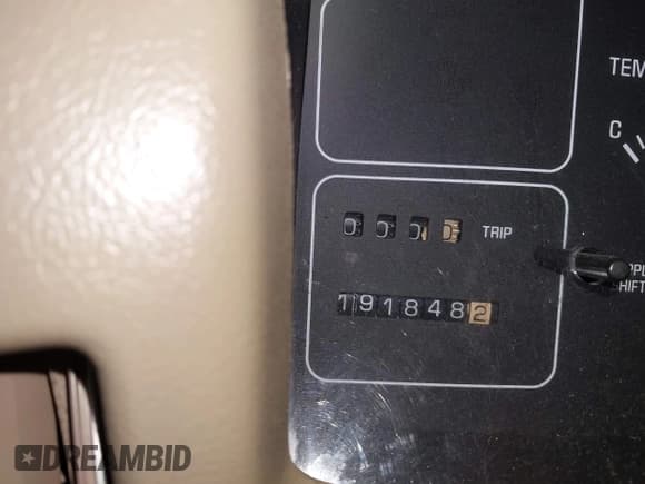 ✅ 1995 Buick Roadmaster • VIN: 1G4BT52P6SR417088 • Lot: 42368144. Wystawiony na IAAI z przebiegiem 191 848 mil. Bezpłatny archiwum sprzedaży aukcyjnych z USA i szczegółowy raport historii pojazdu na DreamBid. Zdjęcie 15.