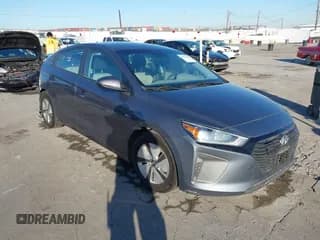 ✅ 2018 Hyundai Ioniq Blue • VIN: KMHC65LC0JU101768 • Lot: 43573463. Wystawiony na IAAI z przebiegiem 97 603 mil. Bezpłatny archiwum sprzedaży aukcyjnych z USA i szczegółowy raport historii pojazdu na DreamBid. Zdjęcie 1.
