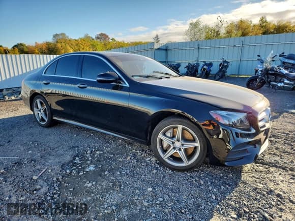 ✅ 2017 Mercedes-Benz E 300 Luxury • VIN: WDDZF4KBXHA026791 • Lot: 85734635. Listed on Copart with Not provided. Free auction sales archive from the USA and detailed vehicle history report at DreamBid. Image 4.