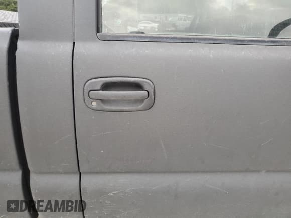 ✅ 2001 Chevrolet Silverado 1500 • VIN: 1GCEC14W81Z200915 • Лот: 79257144. Опубликован ранее на Copart с пробегом 197 957 миль. Бесплатный доступ к архиву аукционных продаж из США и подробный отчёт об истории автомобиля на DreamBid. Изображение 11.