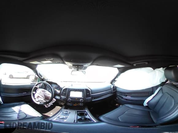 ✅ 2019 Ford Expedition Max Limited • VIN: 1FMJK2AT0KEA72871 • Lot: 43133248. Wystawiony na IAAI z przebiegiem 78 111 mil. Bezpłatny archiwum sprzedaży aukcyjnych z USA i szczegółowy raport historii pojazdu na DreamBid. Zdjęcie 18.