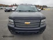 ✅ 2013 Chevrolet Suburban LTZ • VIN: 1GNSKKE74DR121174 • Lot: 90267505. Wystawiony na Copart z przebiegiem 181 025 mil. Bezpłatny archiwum sprzedaży aukcyjnych z USA i szczegółowy raport historii pojazdu na DreamBid. Zdjęcie 5.