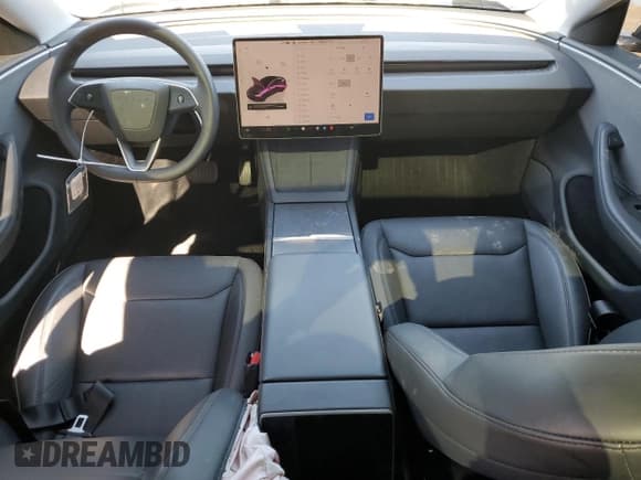 ✅ 2024 Tesla Model 3 • VIN: 5YJ3E1EA4RF869558 • Lot: 85579375. Wystawiony na Copart z przebiegiem 8 247 mil. Bezpłatny archiwum sprzedaży aukcyjnych z USA i szczegółowy raport historii pojazdu na DreamBid. Zdjęcie 8.