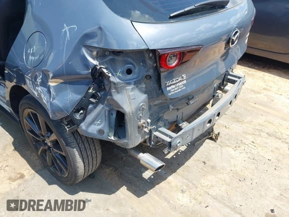 ✅ 2021 Mazda 3 Premium • VIN: JM1BPAML4M1306908 • Lot: 42780488. Listed on IAAI with 35,568 mi. Free auction sales archive from the USA and detailed vehicle history report at DreamBid. Image 18.