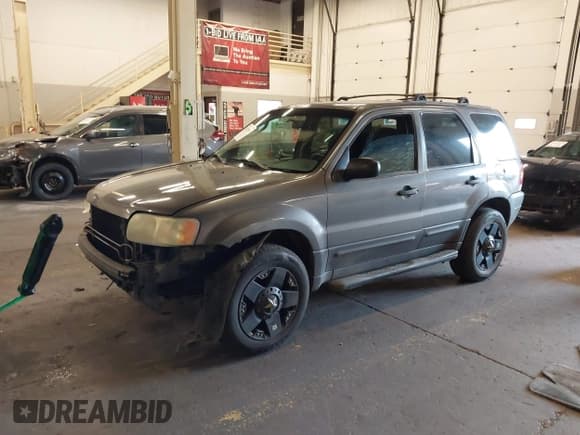 ✅ 2003 Ford Escape XLT Popular 2 • VIN: 1FMYU93133KB22131 • Lot: 43520309. Listed on IAAI with 219,668 mi. Free auction sales archive from the USA and detailed vehicle history report at DreamBid. Image 18.