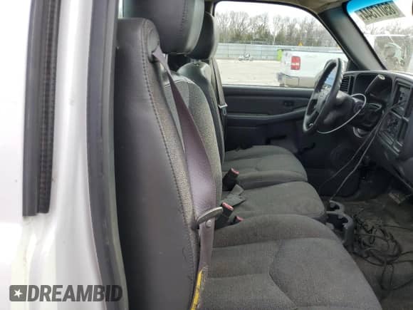 2006 Chevrolet Silverado 1500 Work Truck z VIN 1GCEC14X36Z112340, wystawiony jako Copart lot #85017344 z przebiegiem 246 320 mil mil oraz Szkoda całkowita • Salvage title. Historia ofert i sprzedaży dostępna na DreamBid. Obrazek 10.