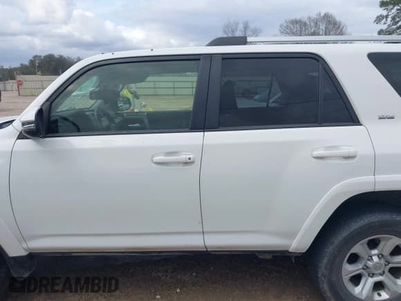 ✅ 2022 Toyota 4Runner SR5 Premium • VIN: JTEFU5JR7N5255128 • Lot: 41493589. Listed on IAAI with 95,270 mi. Free auction sales archive from the USA and detailed vehicle history report at DreamBid. Image 14.