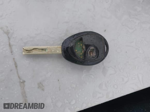 ✅ 2003 MINI Hardtop S • VIN: WMWRE33423TD59989 • Lot: 43833635. Wystawiony na IAAI z przebiegiem 99 923 mil. Bezpłatny archiwum sprzedaży aukcyjnych z USA i szczegółowy raport historii pojazdu na DreamBid. Zdjęcie 11.