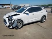 ✅ 2024 Buick Encore GX Avenir • VIN: KL4AMFSL9RB017071 • Lot: 52003565. Wystawiony na Copart z przebiegiem 8 013 mil. Bezpłatny archiwum sprzedaży aukcyjnych z USA i szczegółowy raport historii pojazdu na DreamBid. Zdjęcie 1.