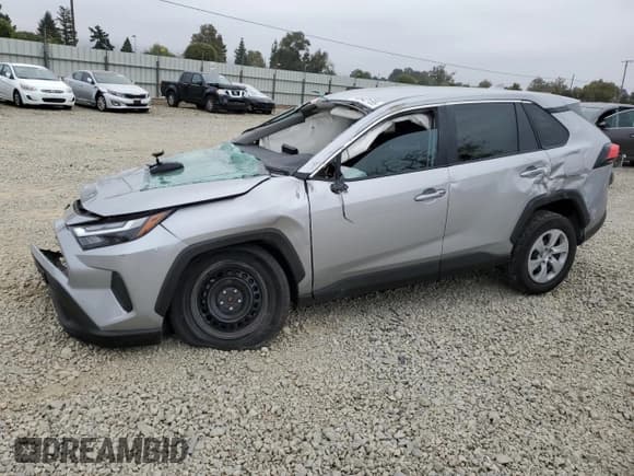 ✅ 2024 Toyota RAV4 LE • VIN: 2T3F1RFV2RW451230 • Lot: 90542155. Listed on Copart with 38,540 mi. Free auction sales archive from the USA and detailed vehicle history report at DreamBid. Image 1.