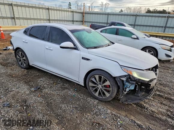 ✅ 2016 Kia Optima SXL Turbo • VIN: 5XXGV4L21GG034297 • Лот: 94634465. Опубликован ранее на Copart с пробегом 88 197 миль. Бесплатный доступ к архиву аукционных продаж из США и подробный отчёт об истории автомобиля на DreamBid. Изображение 4.