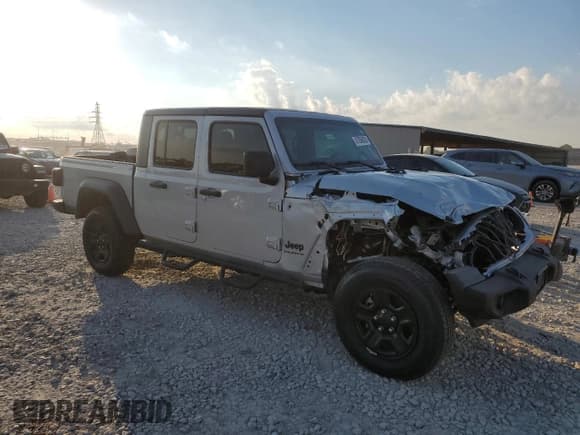 ✅ 2024 Jeep Gladiator Nighthawk • VIN: 1C6HJTAGXRL103569 • Лот: 87056835. Опубликован ранее на Copart с пробегом 9 405 миль. Бесплатный доступ к архиву аукционных продаж из США и подробный отчёт об истории автомобиля на DreamBid. Изображение 4.