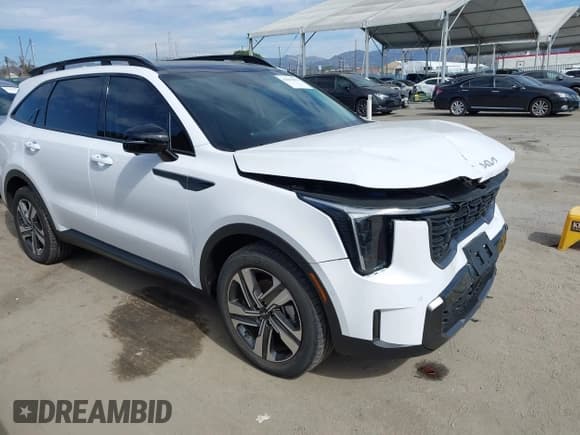 ✅ 2024 Kia Sorento X-Line SX Prestige • VIN: 5XYRKDJF5RG267377 • Lot: 41613802. Wystawiony na IAAI z przebiegiem 4 177 mil. Bezpłatny archiwum sprzedaży aukcyjnych z USA i szczegółowy raport historii pojazdu na DreamBid. Zdjęcie 1.