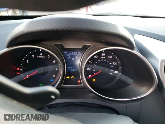 ✅ 2016 Hyundai Veloster • VIN: KMHTC6AD8GU296697 • Lot: 87866635. Wystawiony na Copart z przebiegiem 123 306 mil. Bezpłatny archiwum sprzedaży aukcyjnych z USA i szczegółowy raport historii pojazdu na DreamBid. Zdjęcie 9.