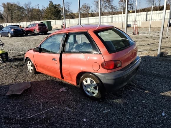 ✅ 1995 Chevrolet Metro • VIN: 2C1MR2268S6758695 • Лот: 82153634. Опубликован ранее на Copart с пробегом 177 598 миль. Бесплатный доступ к архиву аукционных продаж из США и подробный отчёт об истории автомобиля на DreamBid. Изображение 2.