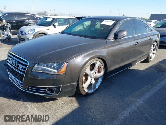 ✅ 2011 Audi A8 • VIN: WAUAVAFD1BN000811 • Lot: 43885239. Wystawiony na IAAI z przebiegiem 144 236 mil. Bezpłatny archiwum sprzedaży aukcyjnych z USA i szczegółowy raport historii pojazdu na DreamBid. Zdjęcie 2.