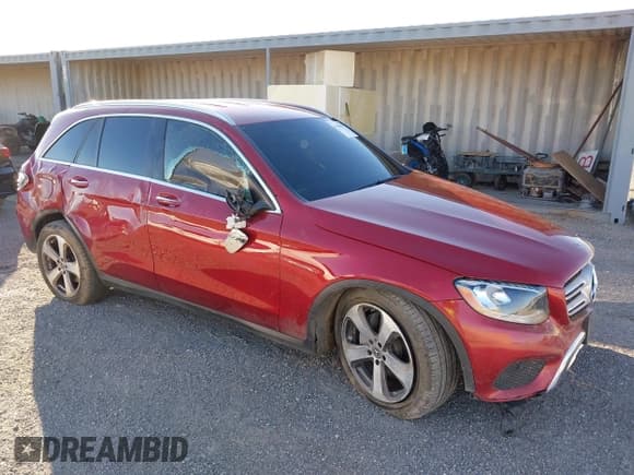 ✅ 2018 Mercedes-Benz GLC 300 • VIN: WDC0G4JB7JV089101 • Lot: 43564856. Wystawiony na IAAI z przebiegiem 101 293 mil. Bezpłatny archiwum sprzedaży aukcyjnych z USA i szczegółowy raport historii pojazdu na DreamBid. Zdjęcie 1.