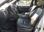 ✅ 2023 Lexus GX 460 Luxury • VIN: JTJGM7BX1P5364962 • Lot: 51045965. Wystawiony na Copart z przebiegiem 40 252 mil. Bezpłatny archiwum sprzedaży aukcyjnych z USA i szczegółowy raport historii pojazdu na DreamBid. Zdjęcie 7.