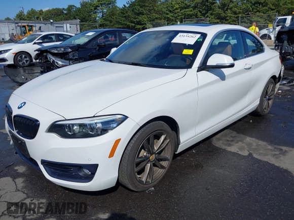 ✅ 2020 BMW 2 Series 230i xDrive • VIN: WBA2J3C01L7E62288 • Lot: 43134262. Listed on IAAI with 45,386 mi. Free auction sales archive from the USA and detailed vehicle history report at DreamBid. Image 2.