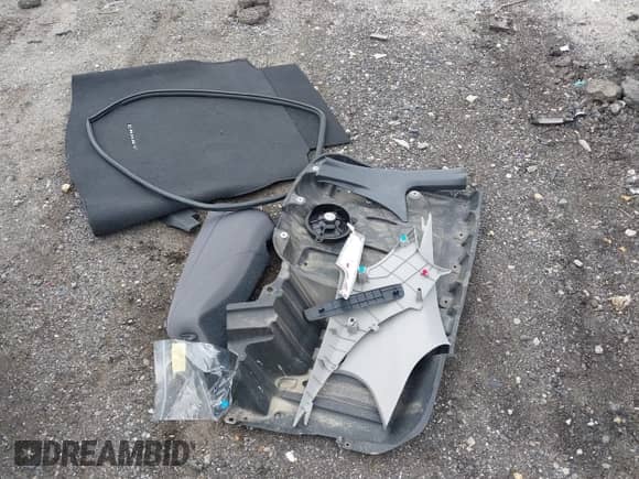 2021 Toyota Camry LE with VIN 4T1C11BK5MU028031, listed as a IAAI auction lot 42502600 with 115,138 mi miles and . Bid and sale history available at DreamBid. Image 12.